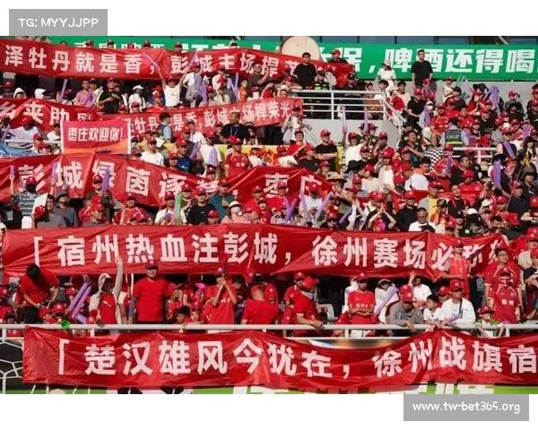 利雅得胜利正式回归赛场 球迷热情欢呼声此起彼伏 利雅得胜利正式回归赛场 球迷热情欢呼声此起彼伏