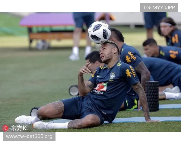 内马尔训练画面曝光 展现积极体能状态为新赛季备战 内马尔训练画面曝光 展现积极体能状态为新赛季备战