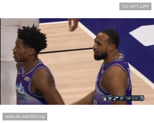 塔克学长霍顿塔克全能表现16投8中砍27分6篮板创得分新高 塔克学长霍顿塔克全能表现16投8中砍27分6篮板创得分新高