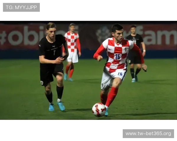 罗马诺确认科莫持续谈判巴图里纳转会推进顺利与萨格勒布迪纳摩