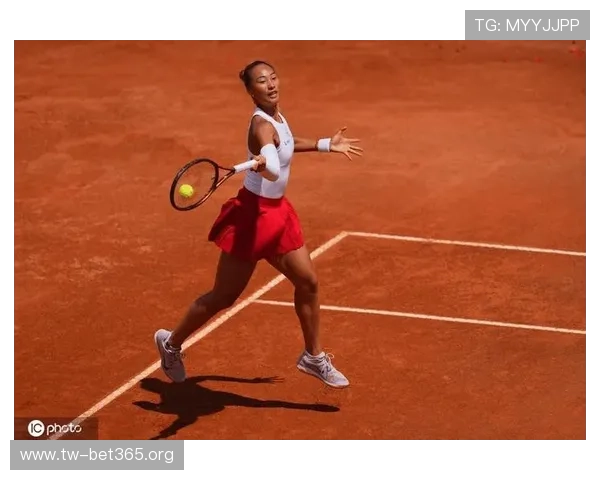 郑钦文红土赛季冲击世界前四 状态回暖减轻保分压力